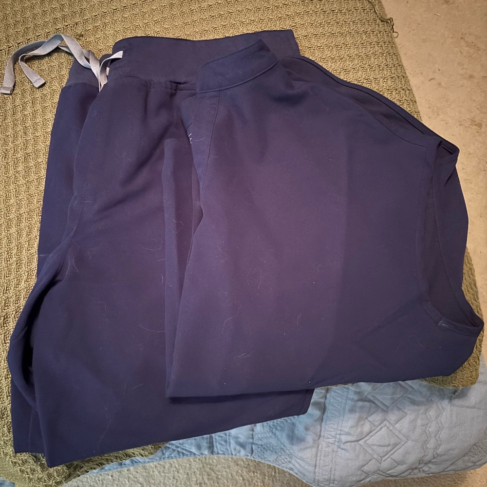 Figs Navy Scrub Set